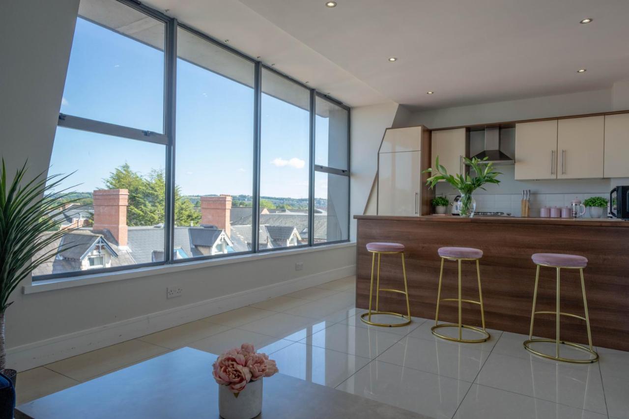 Rooftop Apartment At Queens Beautiful Views Belfast Exterior photo