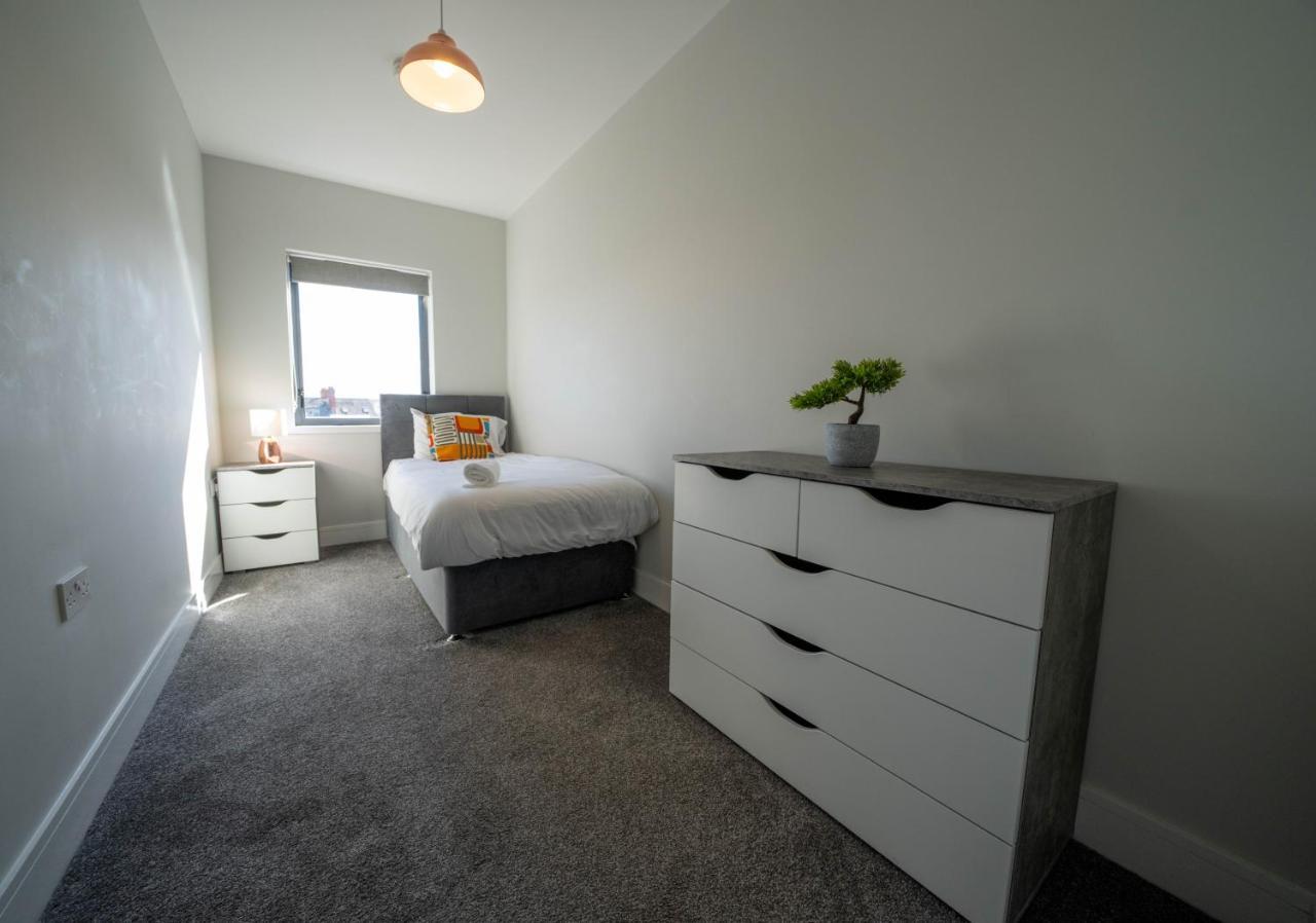 Rooftop Apartment At Queens Beautiful Views Belfast Exterior photo